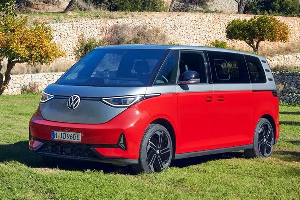 ID. Buzz GTX: Характеристики и комплектации самого быстрого электроминивэна от Volkswagen