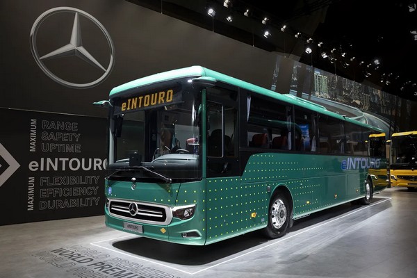 Безопасность eIntouro: Mercedes внедрил ABA 6 и Sideguard Assist в электробус
