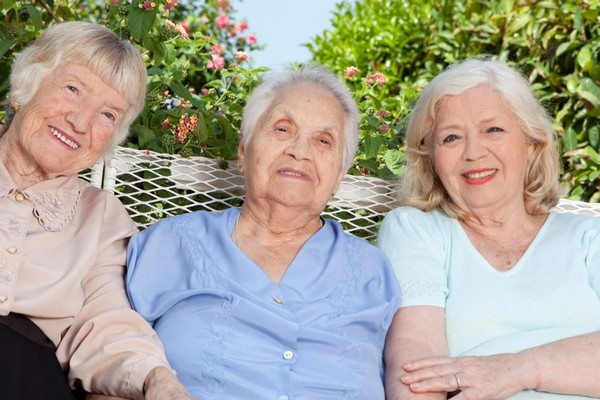 Пенсия и семья: Как распределяются выплаты, если пенсионер на гособеспечении имеет иждивенцев