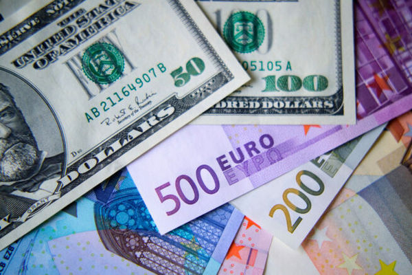 Ответ Австралии фальшивомонетчикам: Как полимерные банкноты защищены от подделок