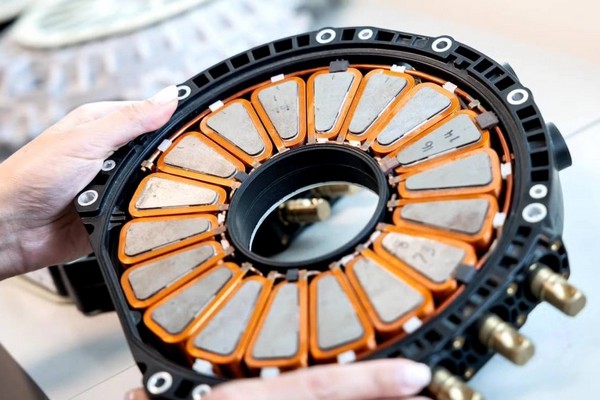 Рекуперативное торможение: Почему Mercedes-Benz сможет убрать задние механические тормоза