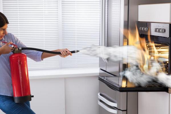 Как выбрать порошковый огнетушитель для дома, офиса или авто: простая