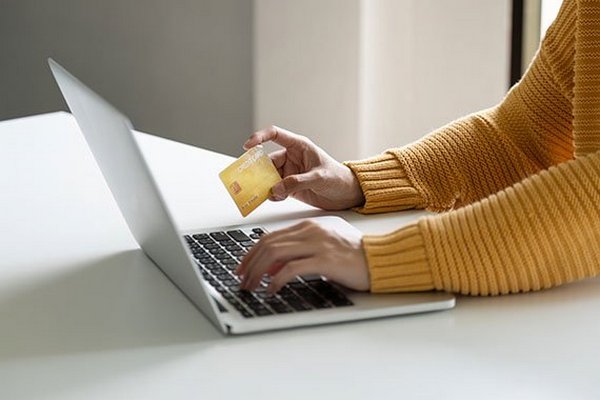 Как рассчитать сумму платежа по кредитной карте