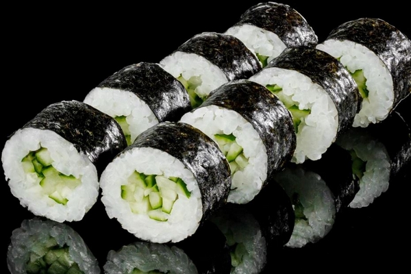 Суші від EatSushi як заміна важким вечерям: що обрати, щоб почуватися