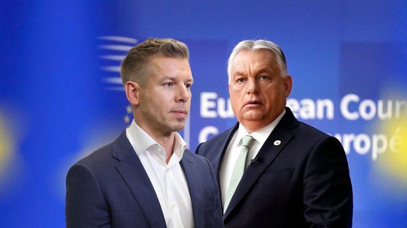Конец эпохи Орбана: консервативные институты Венгрии теряют финансирование Перьевая ручка на официальных документах государственного образца на п