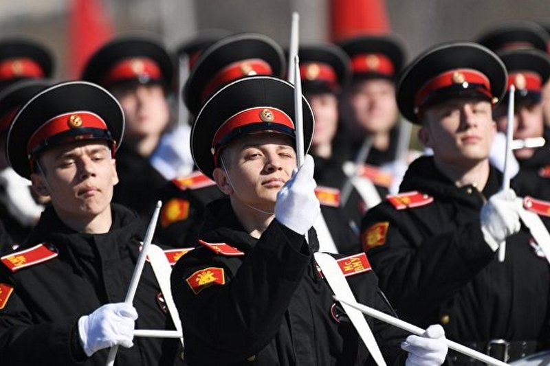 Более тысячи военных музыкантов примут участие в параде Победы в Москве