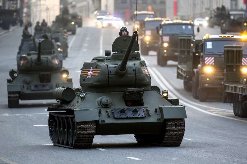Центральные улицы Москвы перекрывают для генеральной репетиции Парада Победы