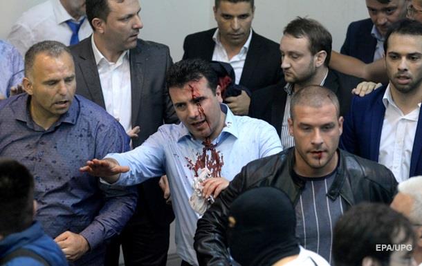 При штурме парламента Македонии пострадали более 70 человек