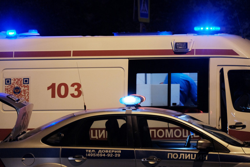 Не менее десяти человек погибли после столкновения катамарана с баржей в Волгограде