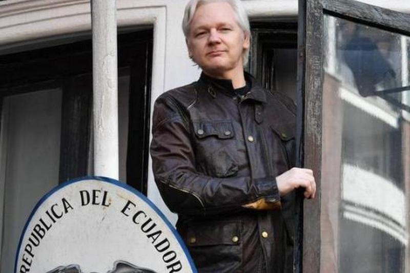 Эквадор до конца июля выдаст основателя Wikileaks британским властям
