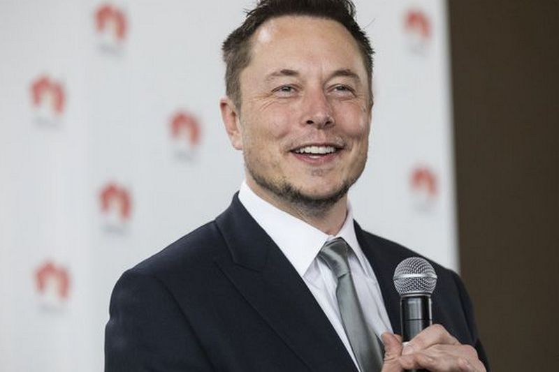 Маск хочет привлечь частного инвестора для Tesla