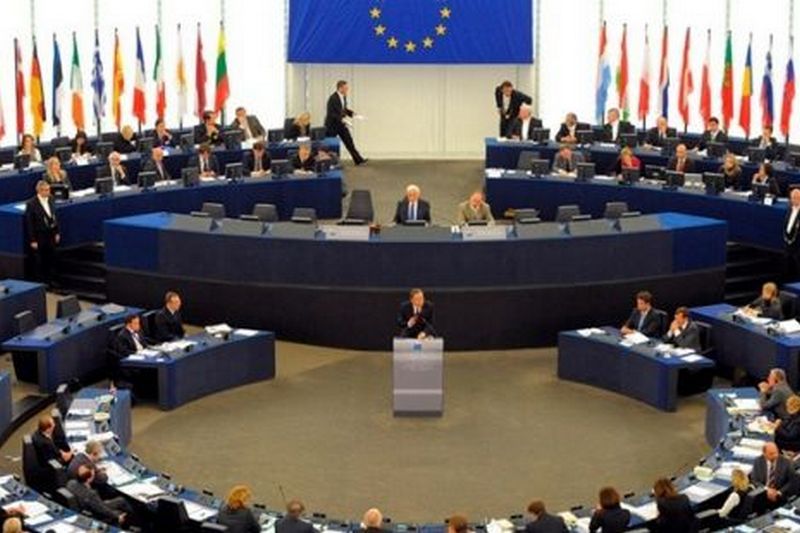 Еврокомиссия представила план отказа от сезонного перевода времени в ЕС в 2019 году