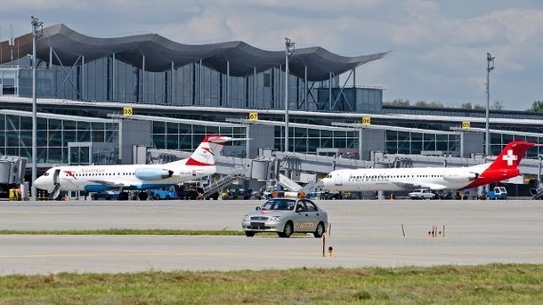 Кибератака в Украине: аэропортам пришлось перейти на резервную систему оформления виз