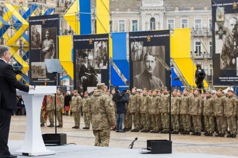 Порошенко в День защитника Украины посетит церемонию принесения клятвы военными лицеистами