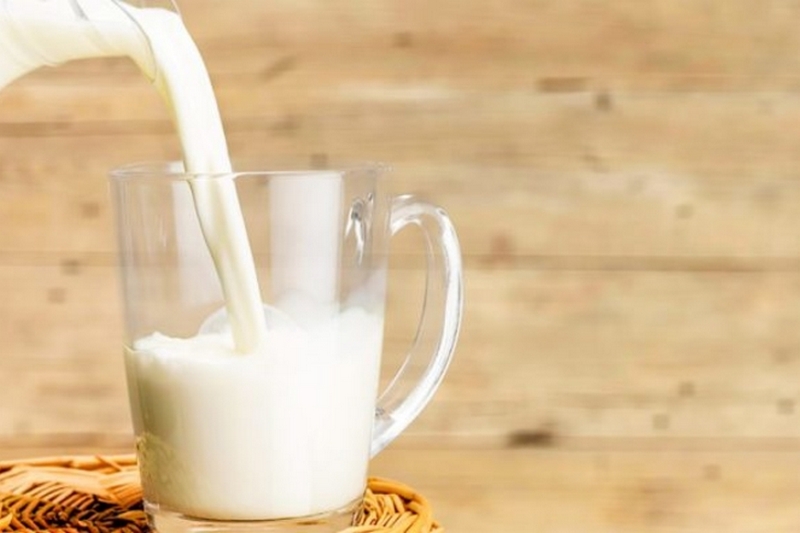 Как правильно выбирать молоко и почему оно киснет - полезные советы