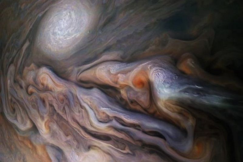 Невероятное видео Юпитера крупным планом