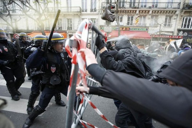 В Париже продолжаются протесты: есть пострадавшие