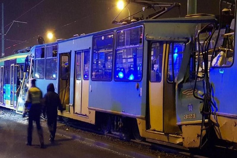 В Польше столкнулись три трамвая, пострадали 14 человек