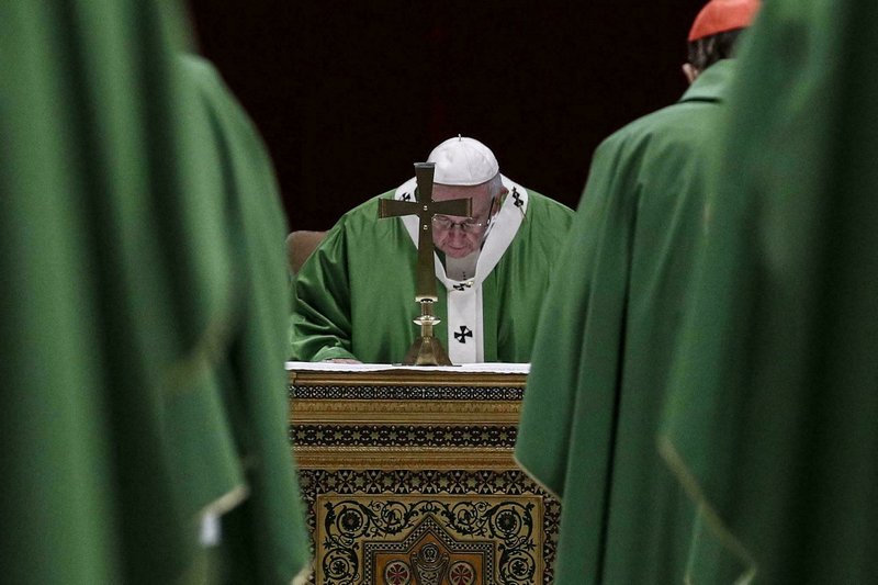 Папа Римский призвал к бескомпромиссной борьбе с сексуальным насилием над детьми