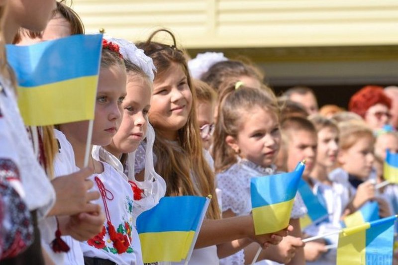 Кабмин подкинет многодетным украинцам денег: что нужно знать