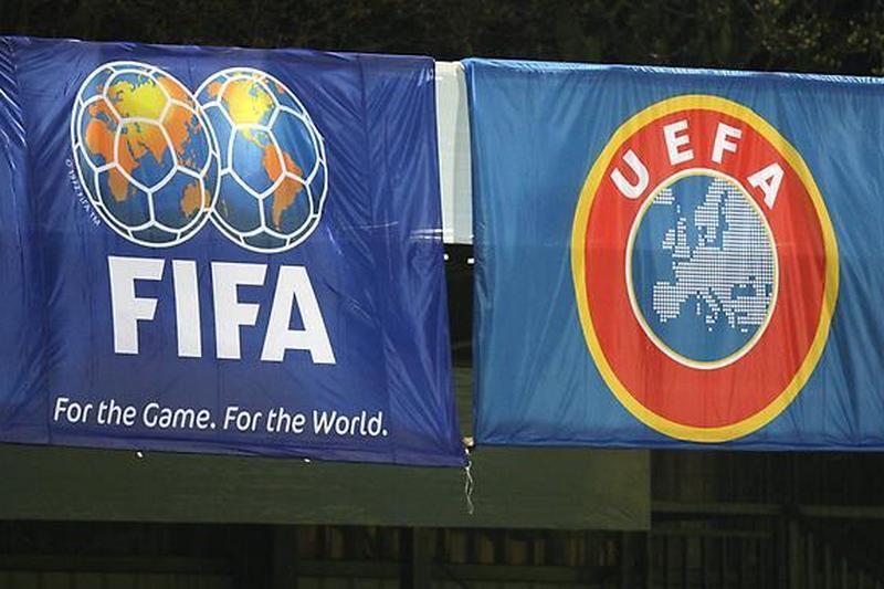 Дисквалифицированный глава футбола Испании подал в отставку с постов в ФИФА и УЕФА