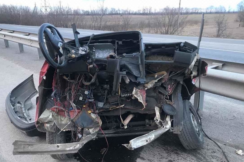 Жуткое ДТП в Винницкой области - машину разорвало пополам