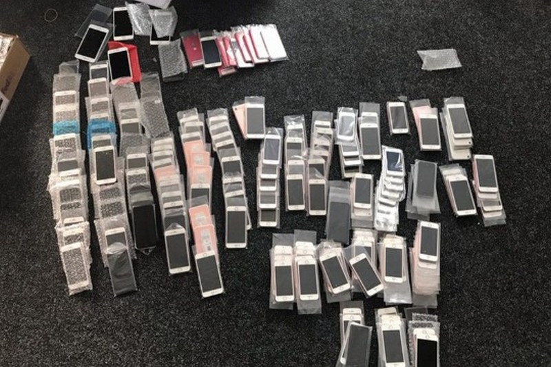 Киевлянин изготовил почти тысячу поддельных iPhone, но не успел их продать