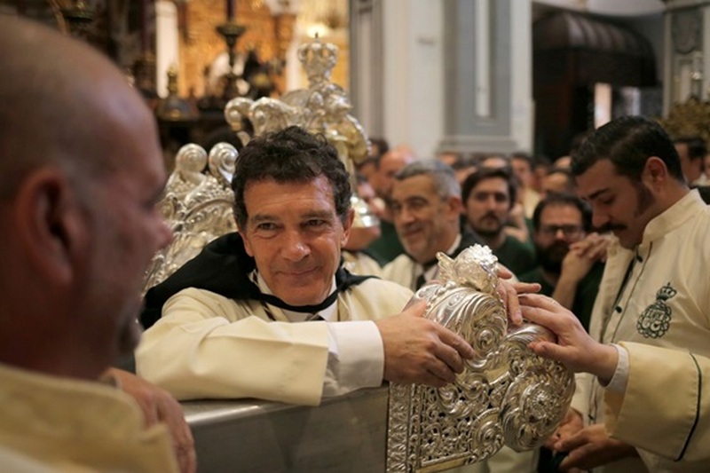 Антонио Бандерас возглавил католическую мессу