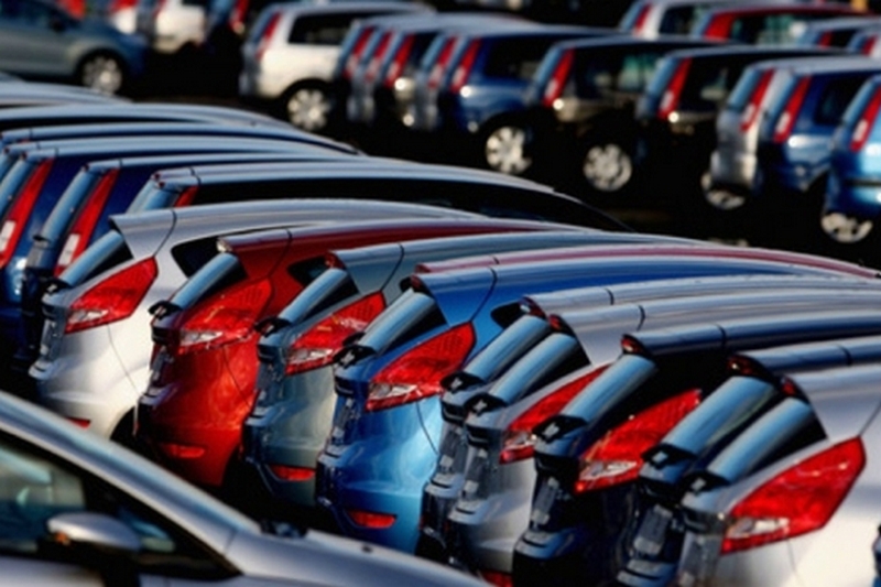 Спрос на новые авто для бизнеса уменьшился более чем на четверть
