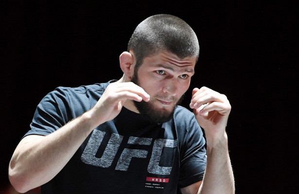 Нурмагомедов заключил новый контракт с UFC