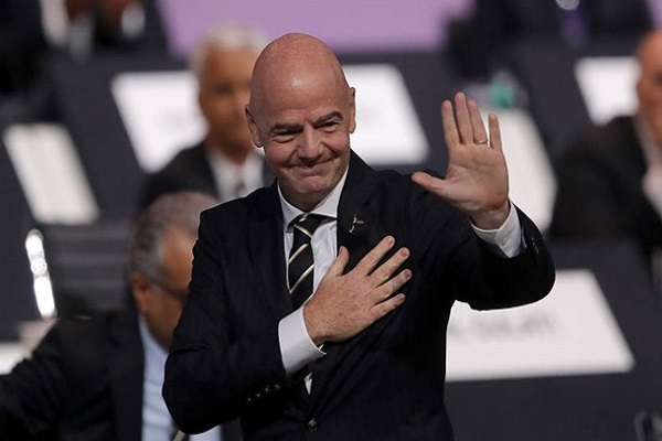 Инфантино переизбрали на пост главы ФИФА аплодисментами