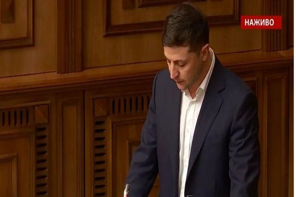 Зеленский выступил в Конституционном суде: Народ Украины аплодирует роспуску Рады