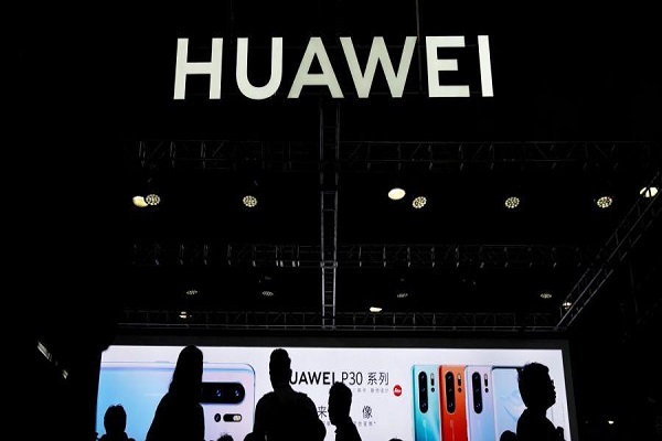 Удар по Google. Китайские производители тестируют операционку от Huawei на своих смартфонах