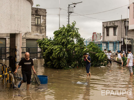 В Китае как минимум девять человек стали жертвами тайфуна 