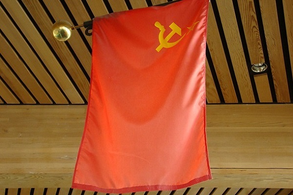 В Швеции над муниципалитетом вывесили советский флаг