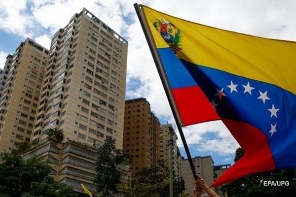 В Венесуэле по подозрению в убийстве офицера задержали чиновников