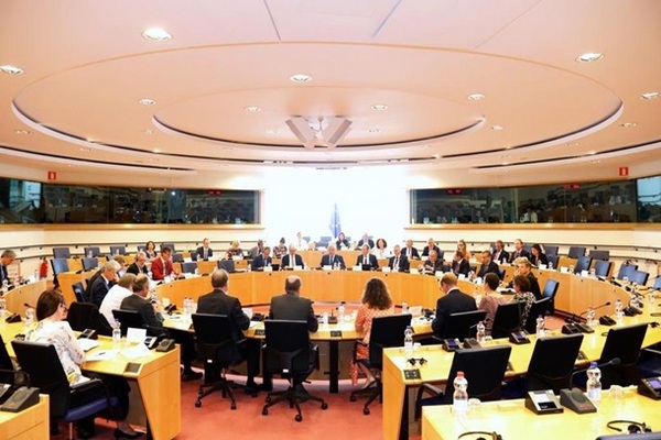 Саммит ЕС согласовал назначения на ключевые посты