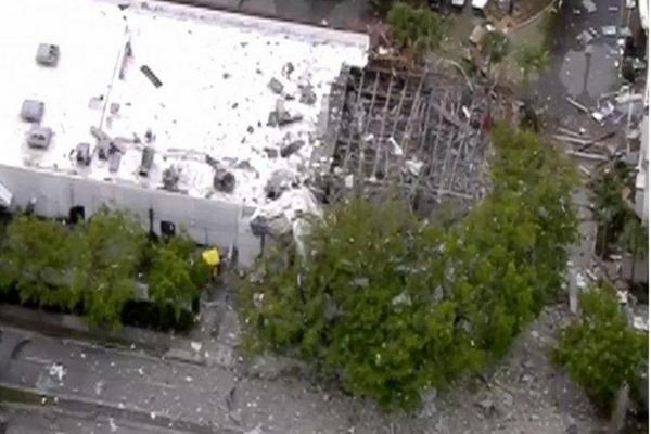 Мощный взрыв разрушил часть торгового центра во Флориде, есть пострадавшие