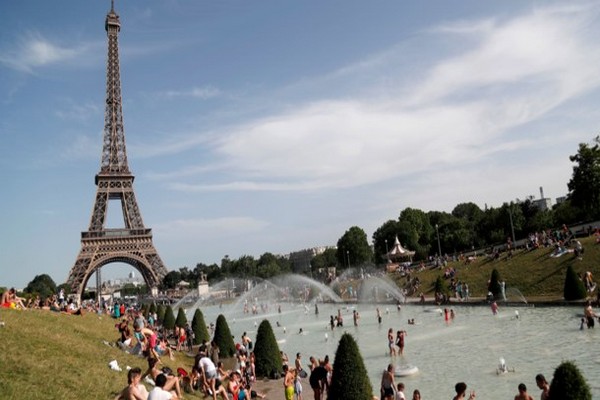 Французские синоптики обеспокоены троекратным увеличением периодов аномальной жары