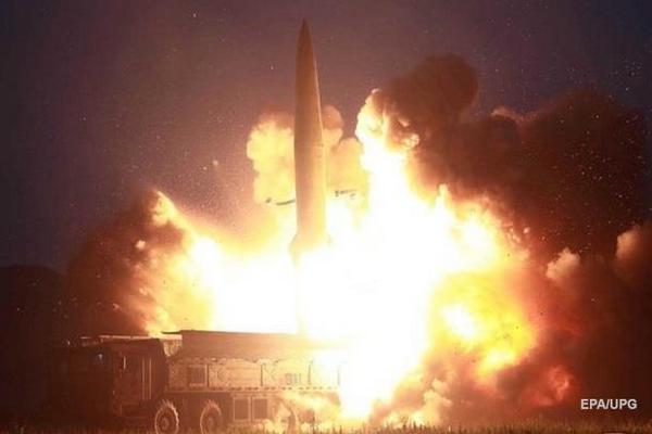 Северная Корея запустила две ракеты − СМИ