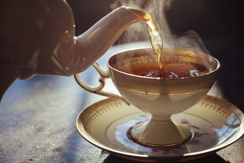Почему в жару нужно пить горячий чай?
